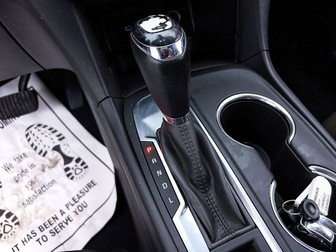 Used 2019 Chevrolet Equinox LT w/ Driver Convenience Package image 21