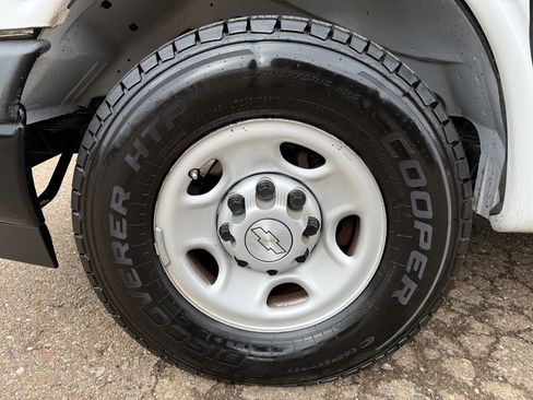 Used 2019 Chevrolet Express 2500 w/ Driver Convenience Package image 37