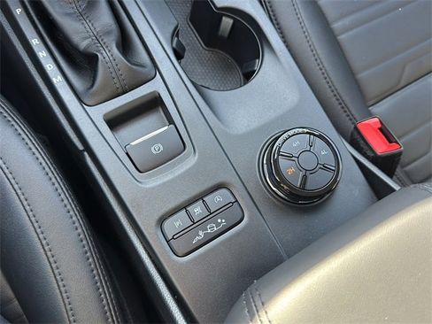 Used 2025 Ford Ranger Lariat w/ FX4 Off-Road Package image 17