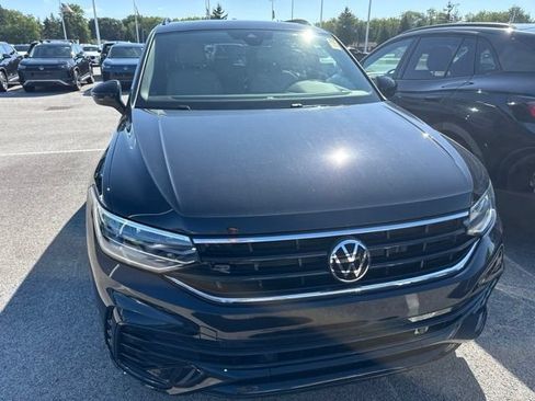 Used 2023 Volkswagen Tiguan SE R-Line FWD image 7