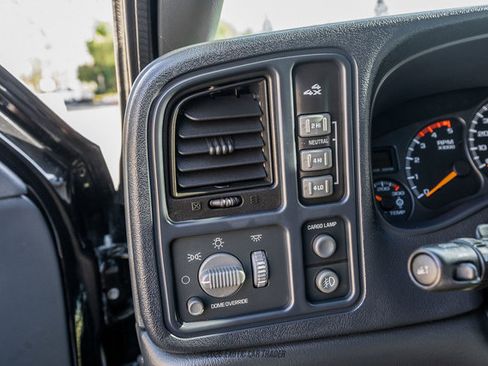 Used 2002 GMC Sierra 2500 4x4 Crew Cab HD w/ SLT Marketing Option Pkg image 23