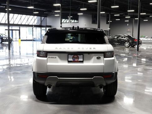 Used 2018 Land Rover Range Rover Evoque SE image 6