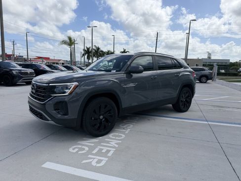 New 2026 Volkswagen Atlas Cross Sport SE image 7