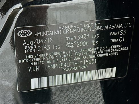 Used 2017 Hyundai Elantra Limited FWD image 12