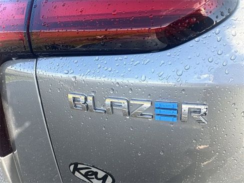 New 2025 Chevrolet Blazer EV LT image 33