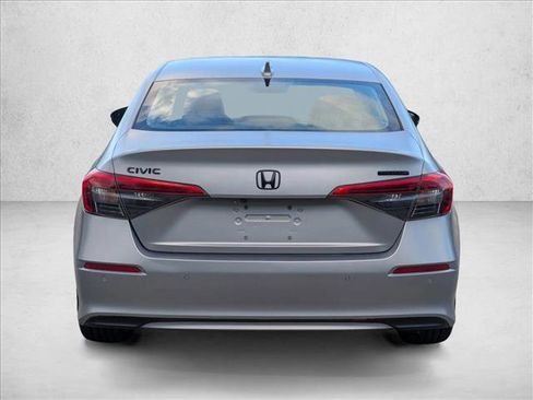 Used 2022 Honda Civic Touring image 7