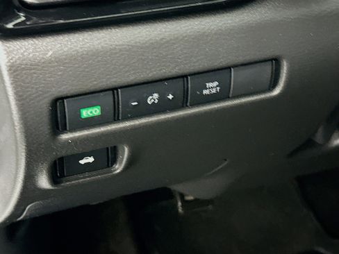 Used 2022 Nissan Sentra SR w/ SR Premium Package image 17