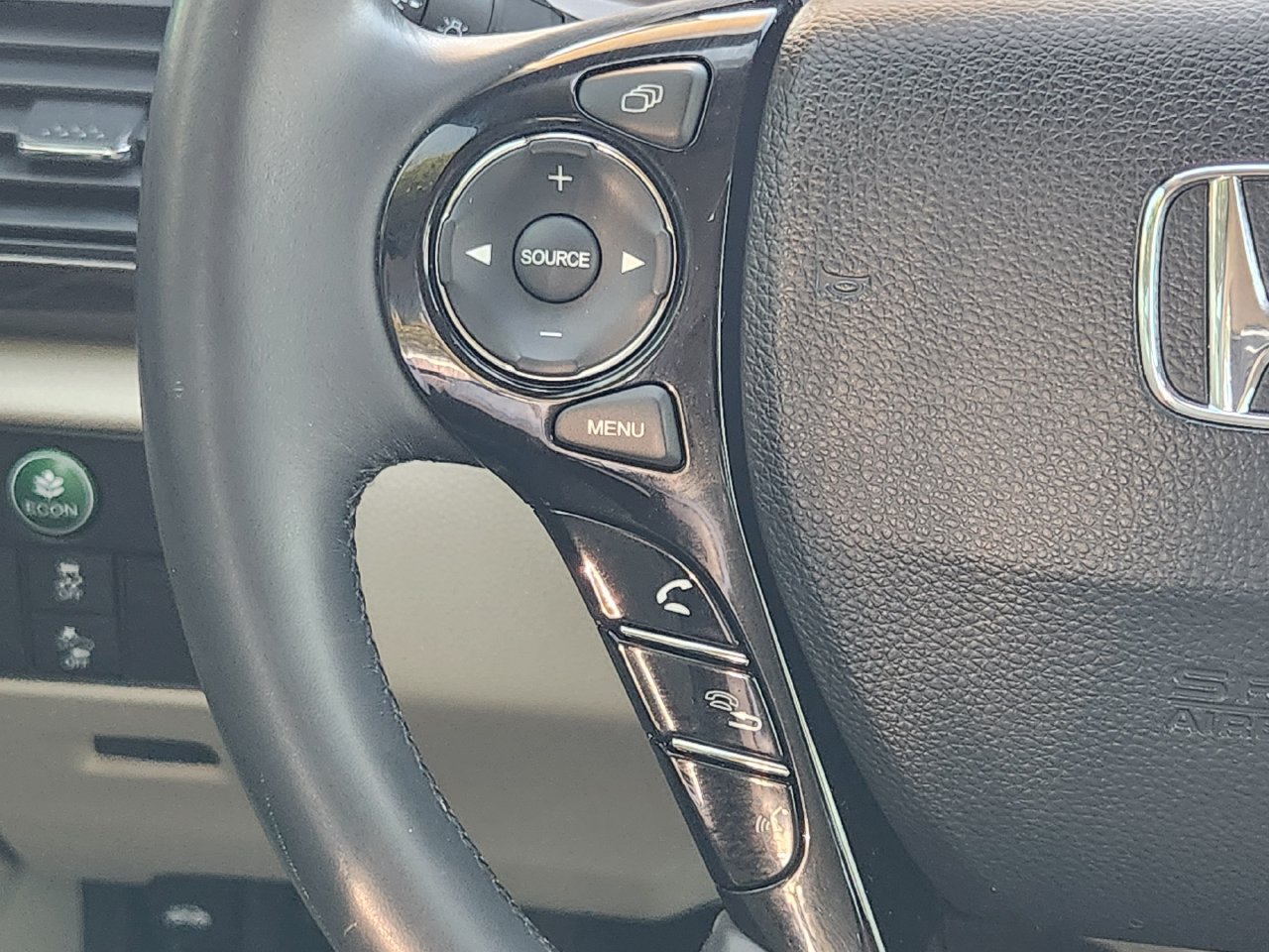 Used 2017 Honda Accord EX-L image 27