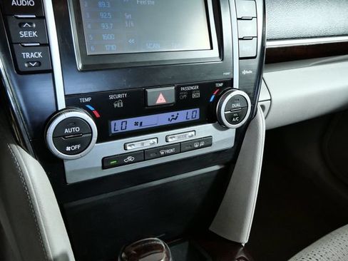 Used 2012 Toyota Camry XLE FWD image 20