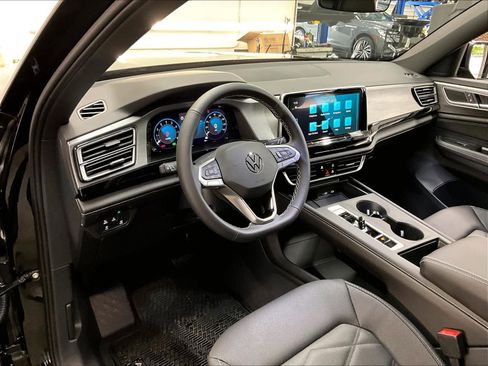 New 2026 Volkswagen Atlas Cross Sport SE image 8