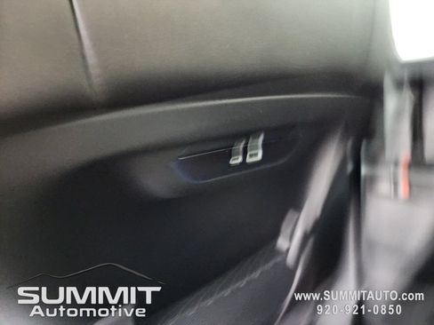New 2027 Chrysler Pacifica Select AWD/4WD image 37