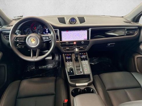 Used 2026 Porsche Macan AWD/4WD image 20