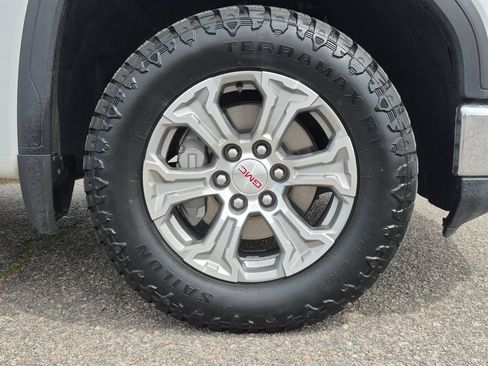 Used 2025 GMC Sierra 1500 SLT AWD/4WD image 18