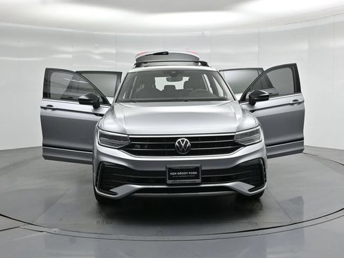 Used 2023 Volkswagen Tiguan SE R-Line FWD image 28
