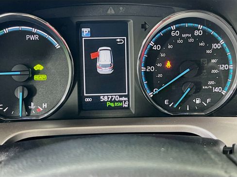 Used 2016 Toyota RAV4 Limited image 12