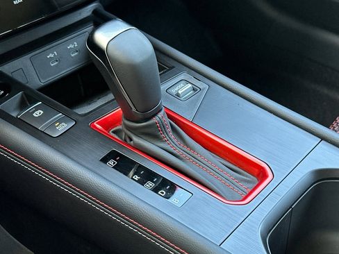 New 2025 Nissan Kicks SR image 18