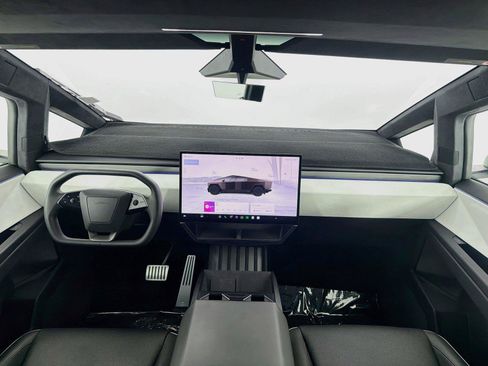 Used 2024 Tesla Cybertruck AWD Crew Cab image 14