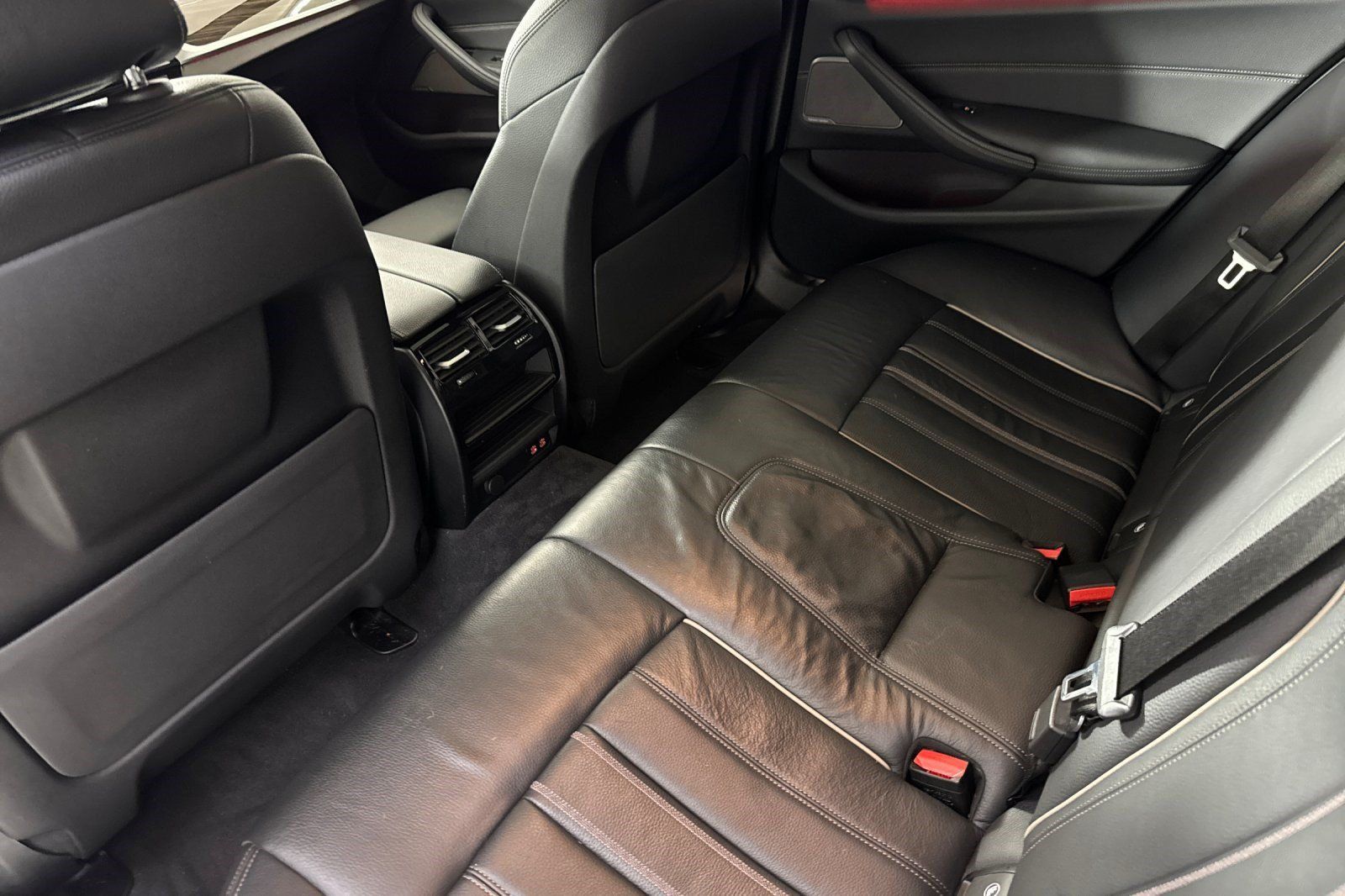 Used 2023 BMW 540i w/ M Sport Package RWD image 25