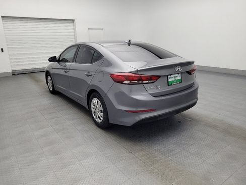 Used 2017 Hyundai Elantra SE image 5