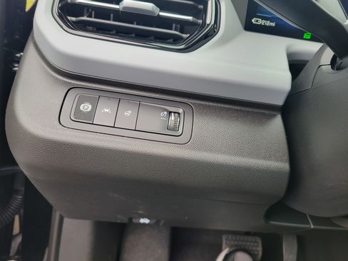 New 2027 Chevrolet Bolt LT w/ Comfort Package FWD image 17