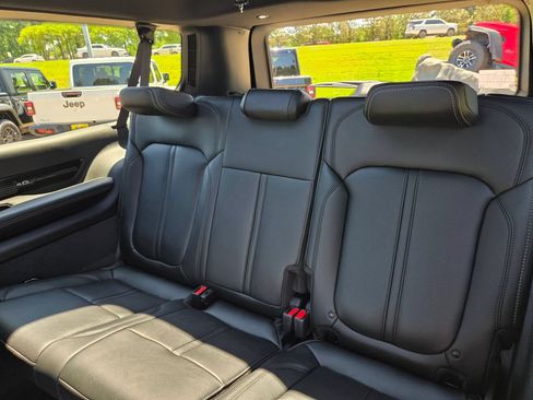 New 2026 Jeep Grand Wagoneer L Summit AWD/4WD image 21