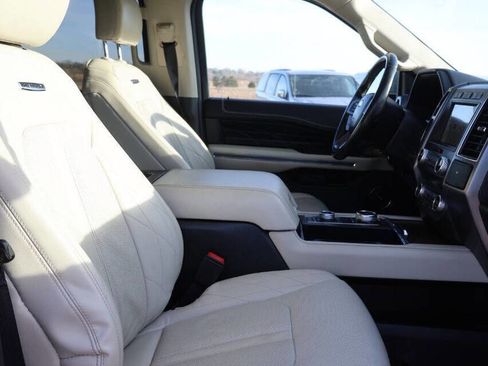 Used 2019 Ford Expedition Platinum image 14