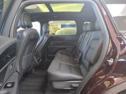 Used 2025 Lincoln Nautilus Premier w/ Equipment Group 102A AWD/4WD image 33