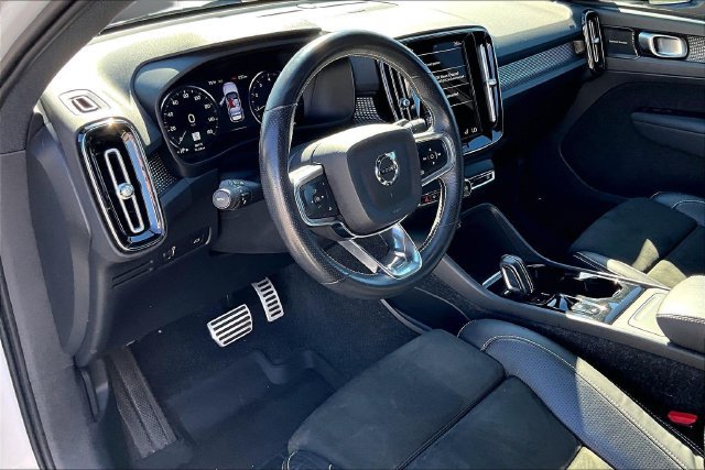 Used 2021 Volvo XC40 T5 R-Design w/ Advanced Package AWD/4WD image 17
