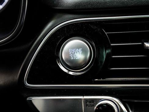 Used 2022 Genesis G70 3.3T image 26