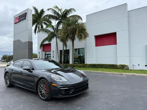 Used 2022 Porsche Panamera 4S image 1