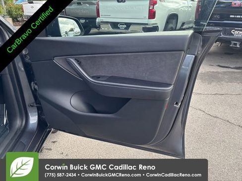 Used 2021 Tesla Model Y Long Range AWD/4WD image 16