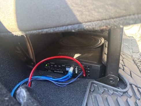 Used 2017 Jeep Wrangler Unlimited Sahara image 14