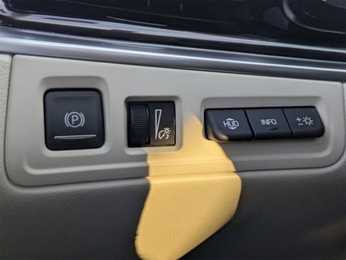 Used 2022 Cadillac XT6 Premium Luxury w/ Technology Package image 29