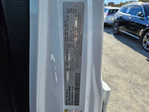 Used 2023 Jeep Gladiator Overland image 32