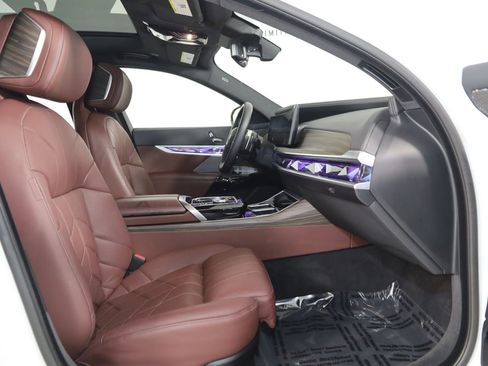 Used 2025 BMW 760i xDrive AWD/4WD image 15