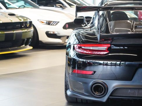 Used 2018 Porsche 911 GT2 RS w/ Weissach Package RWD image 12