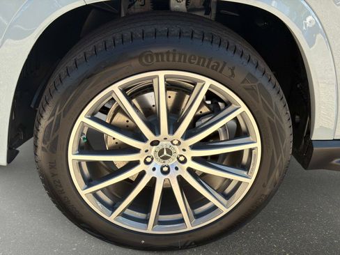 New 2026 Mercedes-Benz GLS 580 4MATIC image 10