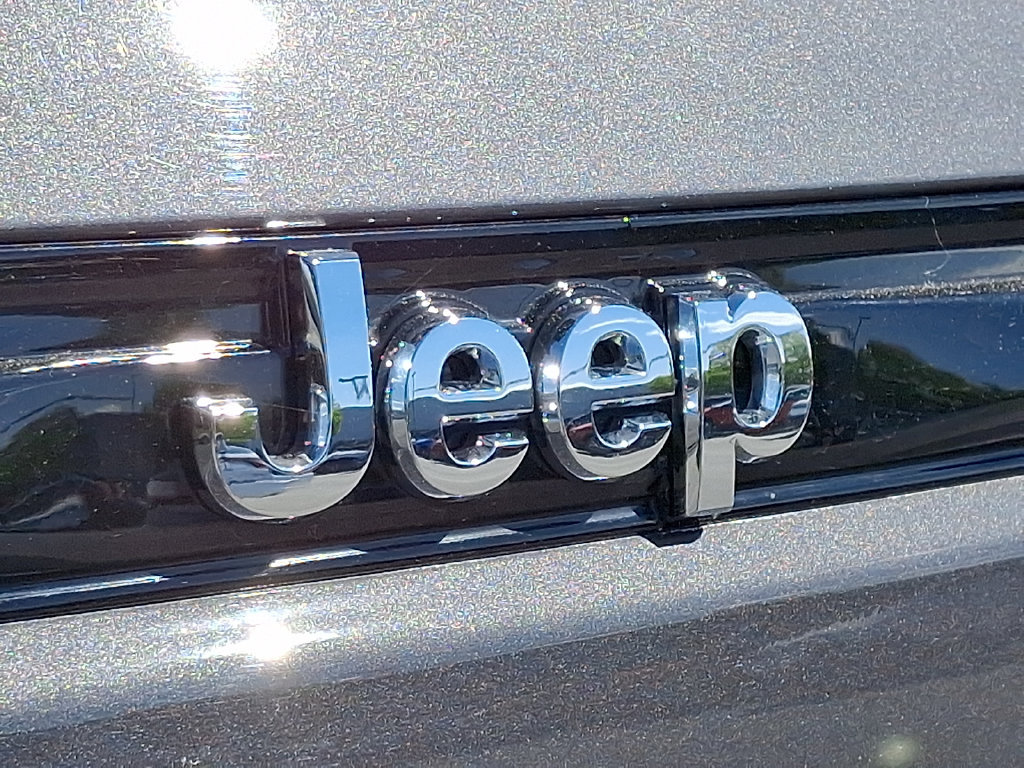 Certified 2023 Jeep Grand Cherokee Limited AWD/4WD image 28