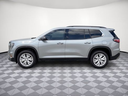 Used 2024 GMC Acadia Elevation FWD image 2
