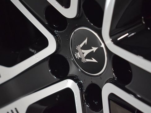 New 2025 Maserati Grecale Folgore image 20