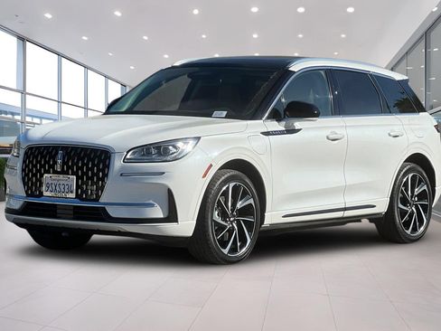 Certified 2024 Lincoln Corsair Grand Touring AWD/4WD image 8