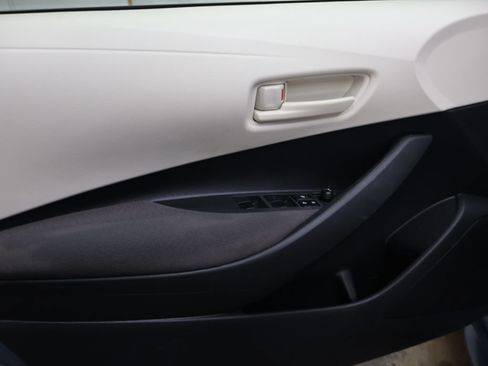 Used 2022 Toyota Corolla LE FWD image 15