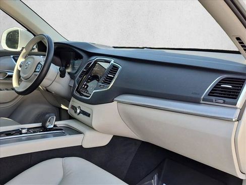 Used 2023 Volvo XC90 B5 Core AWD/4WD image 26