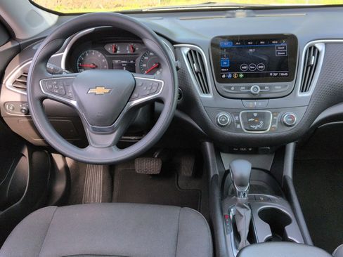 Used 2024 Chevrolet Malibu LS FWD image 30