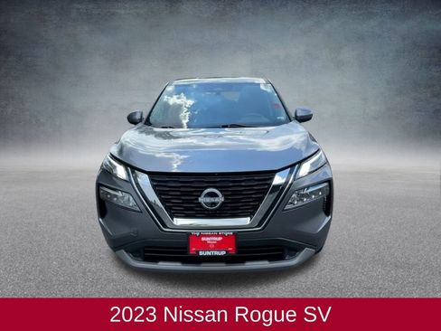 Used 2023 Nissan Rogue SV image 3