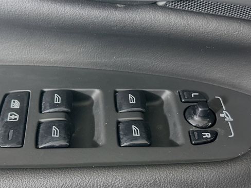 Used 2025 Volvo XC90 B5 Core image 14