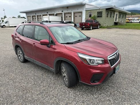 Used 2020 Subaru Forester Premium AWD/4WD image 1