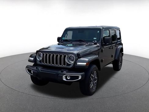 Used 2025 Jeep Wrangler Unlimited Sahara AWD/4WD image 10