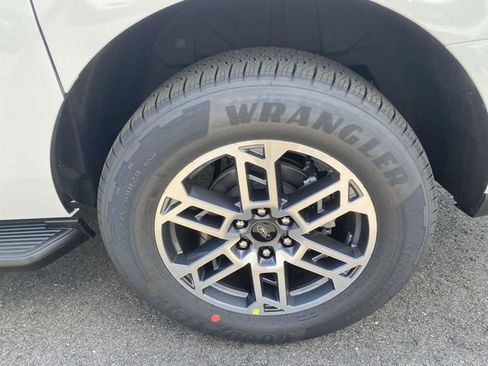 New 2025 Ford Expedition Max Active image 7