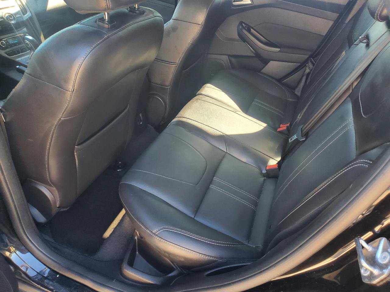 Used 2014 Ford Focus Titanium FWD image 13